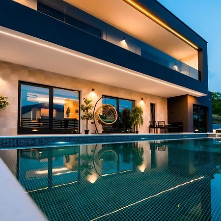 Luxury Hedonica וילה *