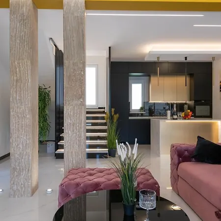 Luxury Hedonica