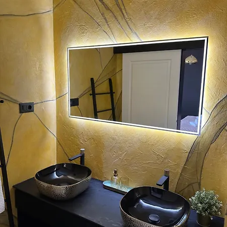 Luxury Hedonica *