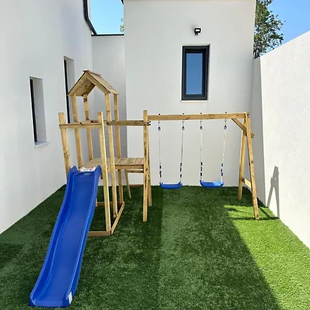 Luxury Hedonica וילה
